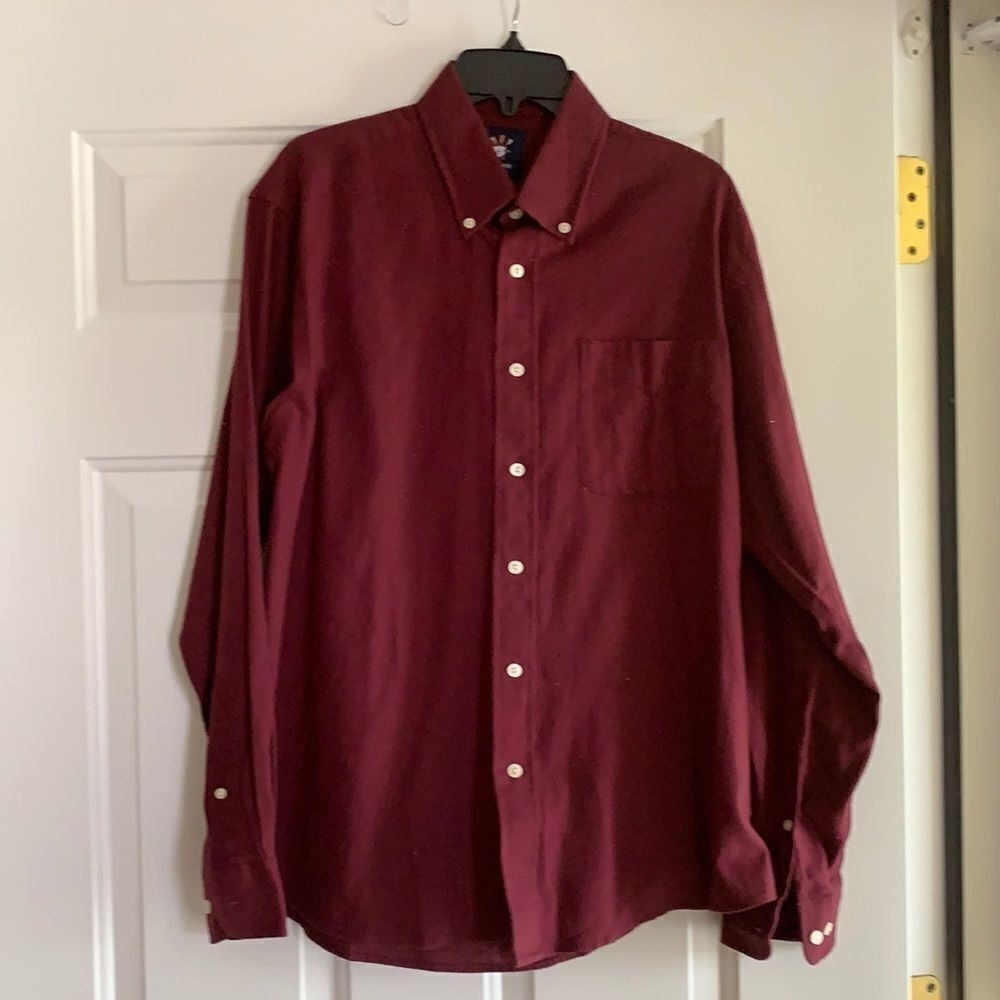 Men’s medium long sleeve button up